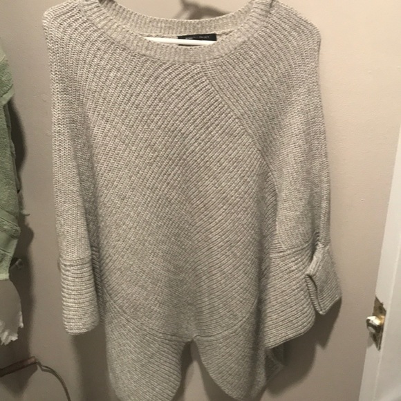 Romeo & Juliet Couture Sweaters - Grey slouchy sweater